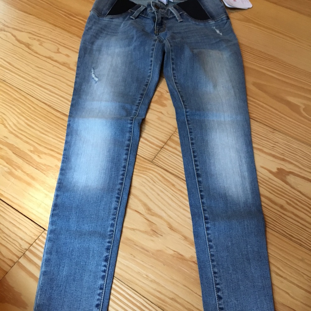 NWT distressed maternity ankle jeans size 0